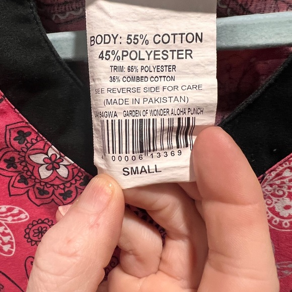 UA Scrub Tops - Picture 7 of 7